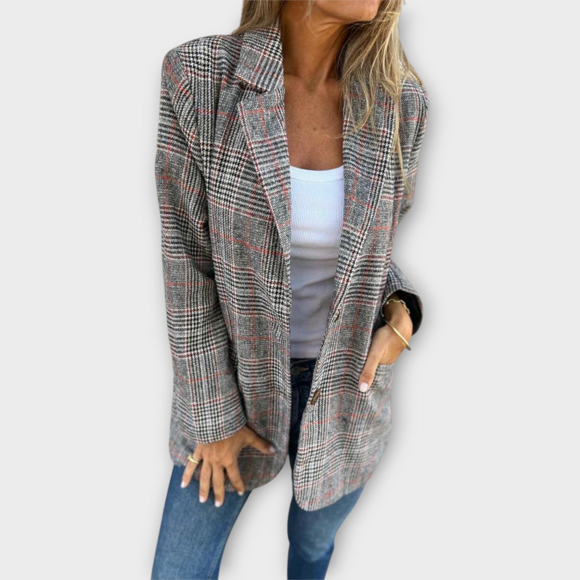 Tiina | Klasikinio dizaino elegantiška striukė